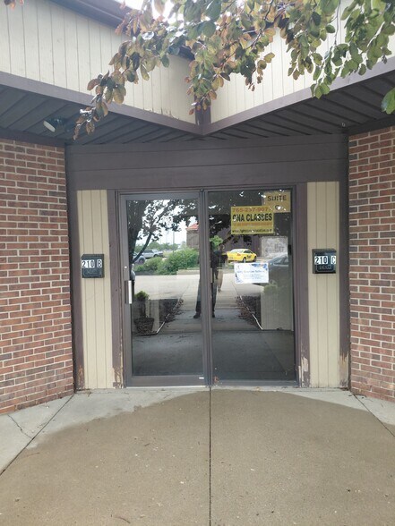 210-240 Professional Ct, Lafayette, IN à vendre - Photo du bâtiment - Image 2 de 10