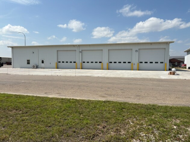 422 E 10th Ave, Williston, ND for lease Building Photo- Image 1 of 2
