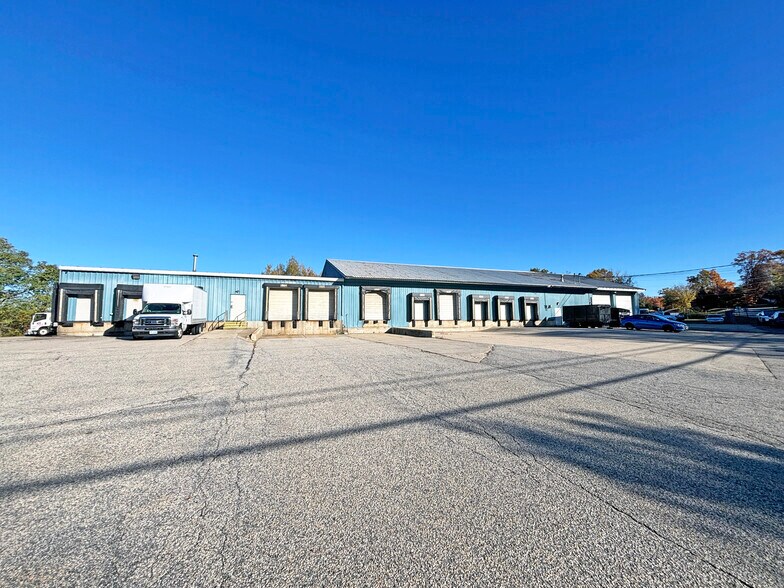 20 Colby Rd, Litchfield, NH à louer - Photo du bâtiment - Image 1 de 4