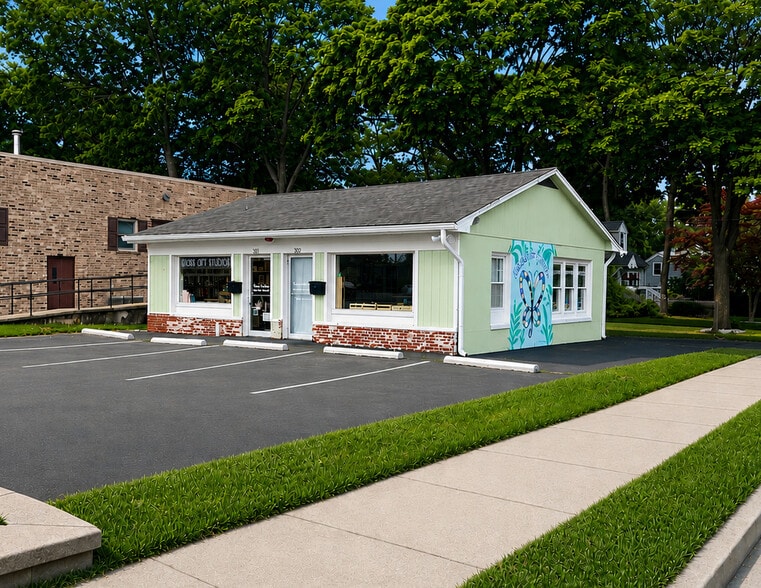 302-304 Hallock Ave, Port Jefferson Station, NY for sale - Primary Photo - Image 1 of 7