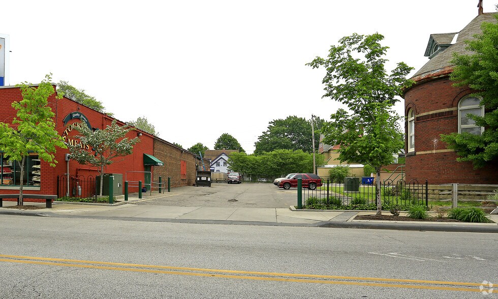 6101 Detroit Ave, Cleveland, OH à vendre - Photo du bâtiment - Image 2 de 7