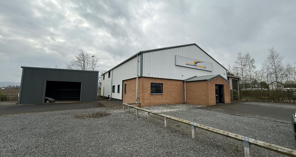 2 Maidenplain Pl, Auchterarder for lease - Building Photo - Image 3 of 3