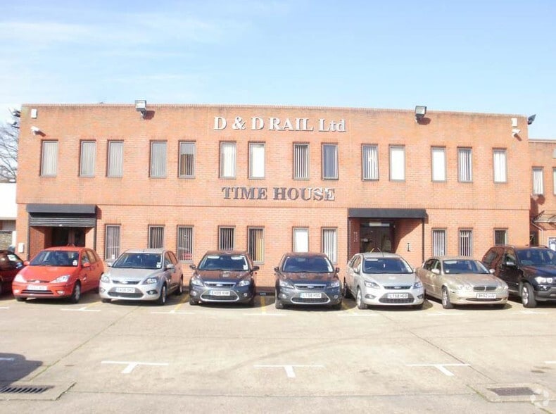 Time Sq, Basildon for sale - Primary Photo - Image 1 of 1