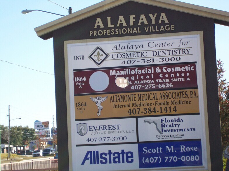 1858 N Alafaya Trl, Orlando, FL à vendre - Photo du bâtiment - Image 2 de 3