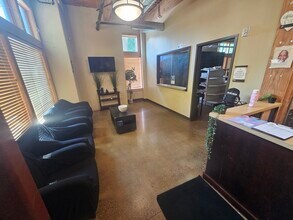75 NW Couch St, Portland, OR for lease Interior Photo- Image 2 of 8