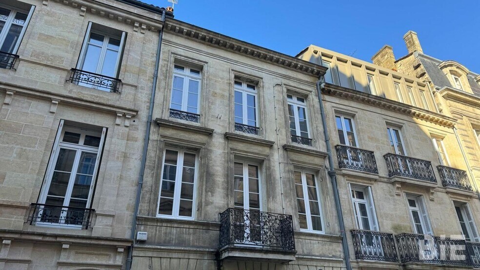 Office in Bordeaux for lease - Building Photo - Image 2 of 9