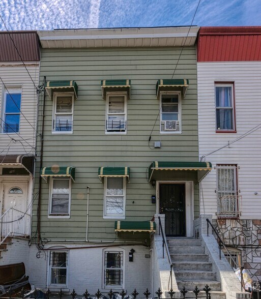 166 Atkins Ave, Brooklyn, NY for sale - Primary Photo - Image 1 of 6