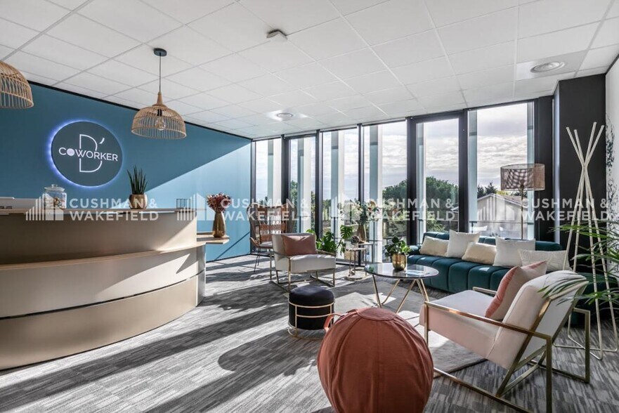 3 Allée Des Acacias, Mérignac for lease - Lobby - Image 2 of 12