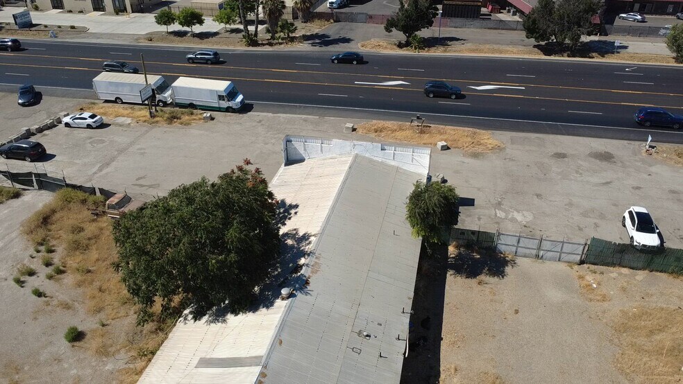 7750 W 11th St, Tracy, CA à vendre - Vidéo sur l’inscription commerciale - Image 2 de 9