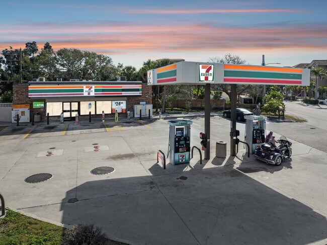 More details for 9695 Gulf Blvd, Treasure Island, FL - Retail for Sale