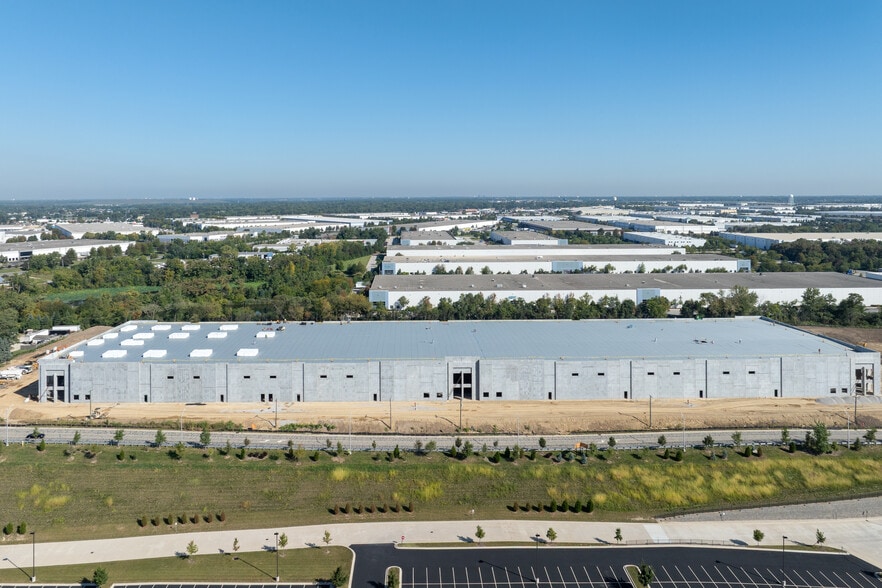 17658 Bluff Rd, Woodridge, IL à louer - Photo de construction - Image 2 de 3