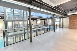 247 Rue Du Faubourg Saint-Martin, Paris for sale Interior Photo- Image 1 of 1