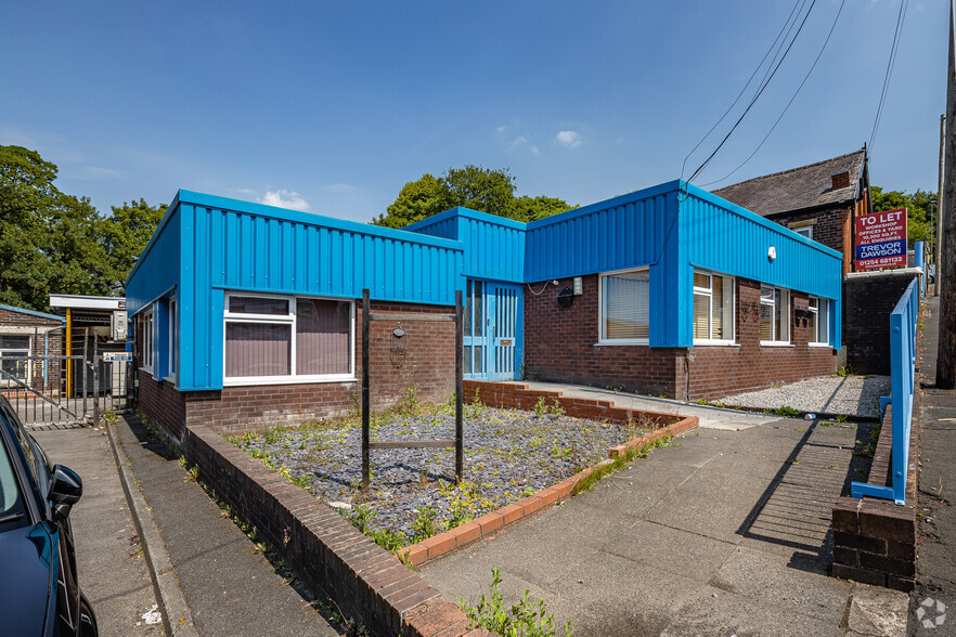 Clarendon Rd, Blackburn for lease - Building Photo - Image 1 of 5