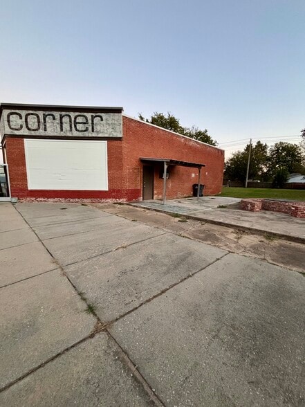 132 W Broadway St, Lexington, OK for sale - Building Photo - Image 2 of 11