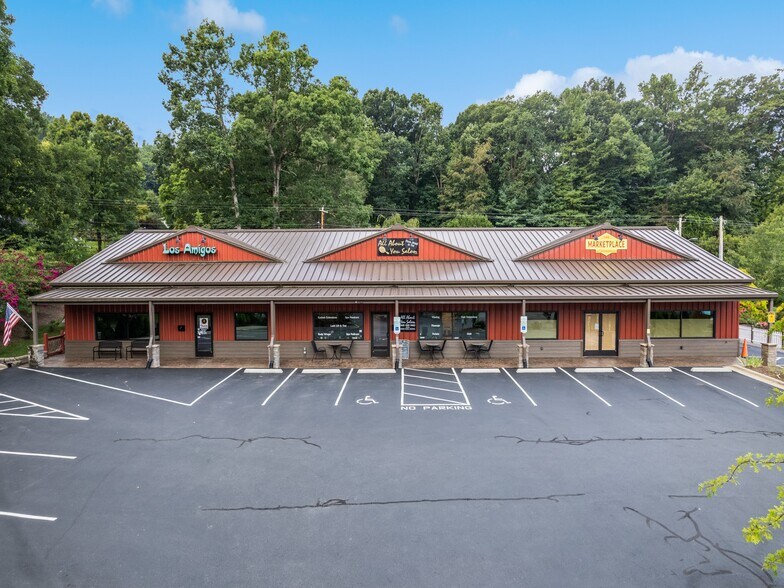 62 Overbrook St, Waynesville, NC à vendre - Photo du bâtiment - Image 2 de 44