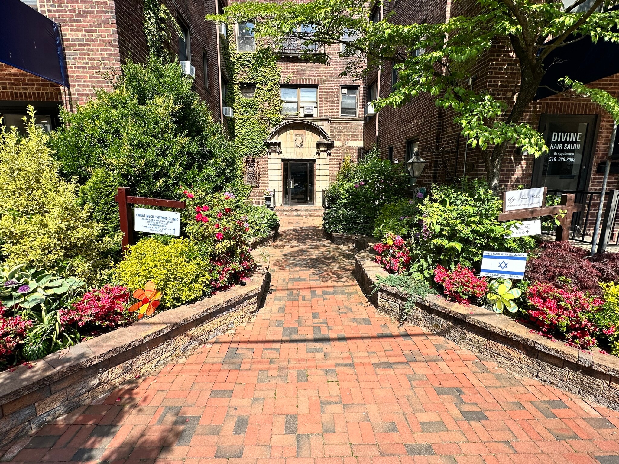 7 Bond St, Great Neck, NY for lease Interior Photo- Image 1 of 10