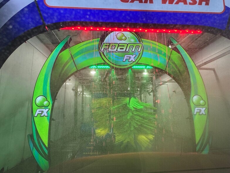 4 N Barrington Rd, Streamwood, IL à vendre - Photo du bâtiment - Image 2 de 12