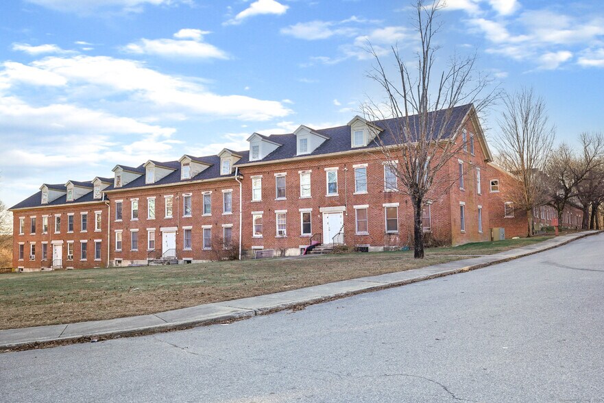 29 Tiffany St, Brooklyn, CT à vendre - Photo du bâtiment - Image 2 de 7