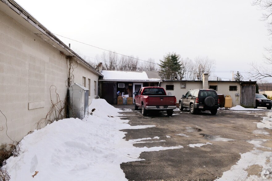 53-71 Shrewsbury St, Boylston, MA à louer - Photo du bâtiment - Image 2 de 5