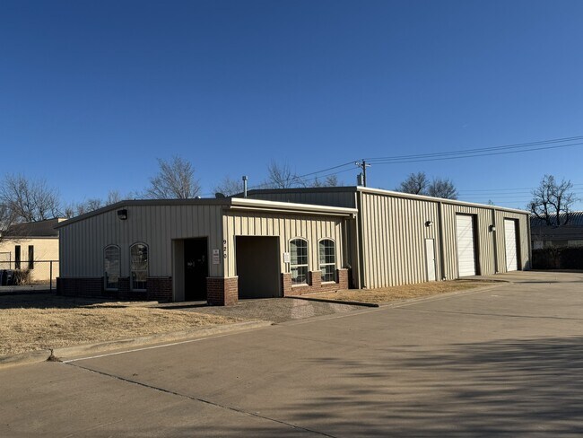 Plus de détails pour 920 NW 69th St, Oklahoma City, OK - Industriel à louer