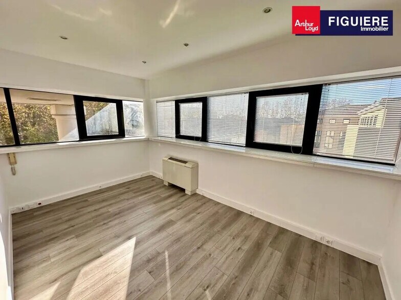 9 Bis Place John Rewald, Aix-en-Provence à louer - Photo intérieure - Image 2 de 8