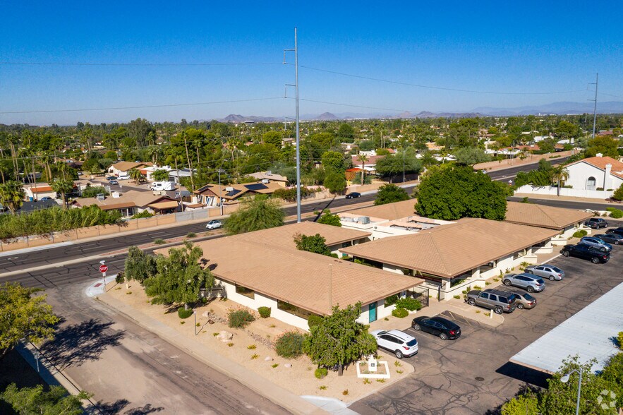 14435 N 7th St, Phoenix, AZ à vendre - Photo du bâtiment - Image 3 de 13