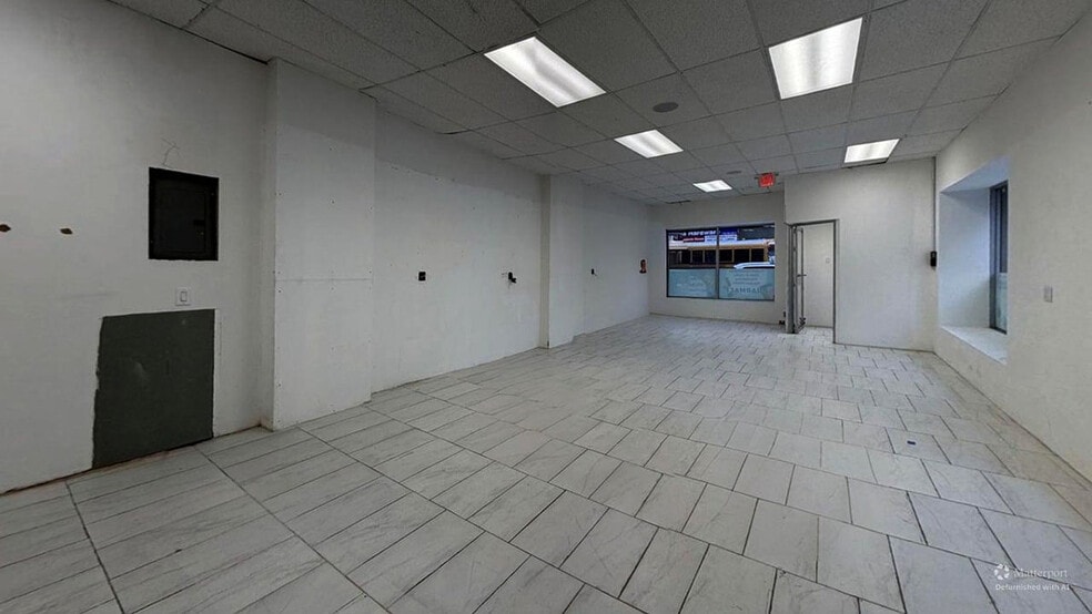 85-89 Graham Ave, Brooklyn, NY for lease - Building Photo - Image 2 of 11