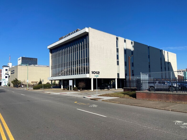 1012 Kanawha Blvd, Charleston, WV à louer - Photo du bâtiment - Image 3 de 44