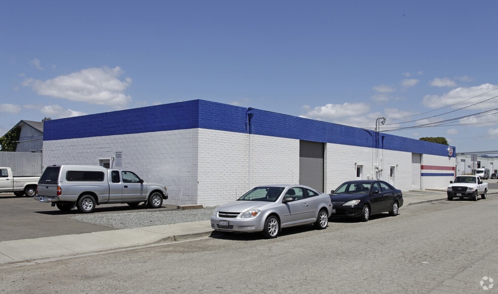 24005 Clawiter Rd, Hayward, CA for lease - Building Photo - Image 2 of 3