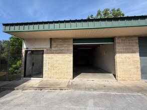 1706 N Magnolia Ave, Ocala, FL à vendre Photo intérieure- Image 2 de 5