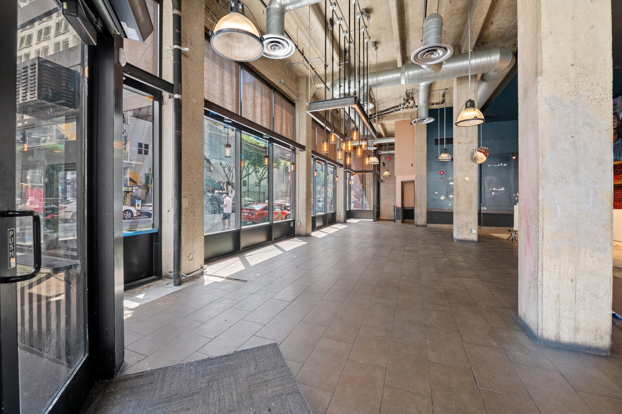 603 S Spring St, Los Angeles, CA à louer Photo intérieure- Image 1 de 15