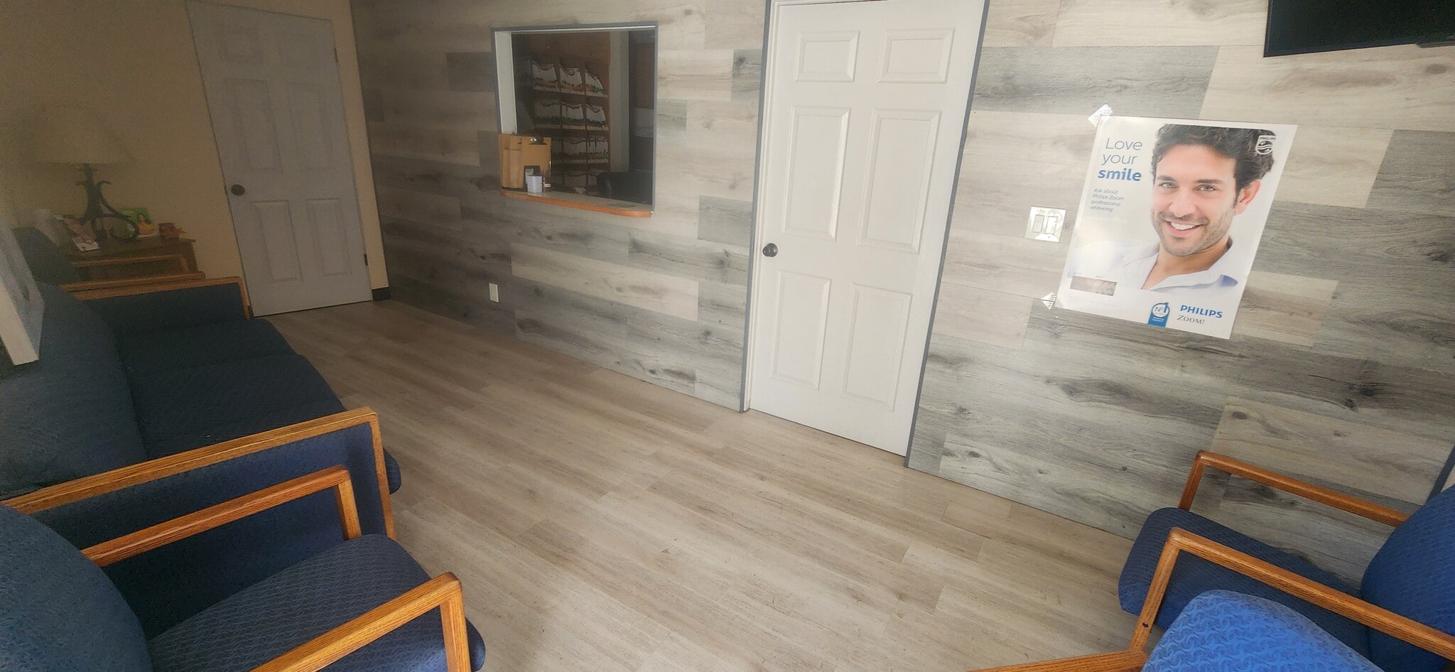 2885 Tapo St, Simi Valley, CA for lease Interior Photo- Image 1 of 5