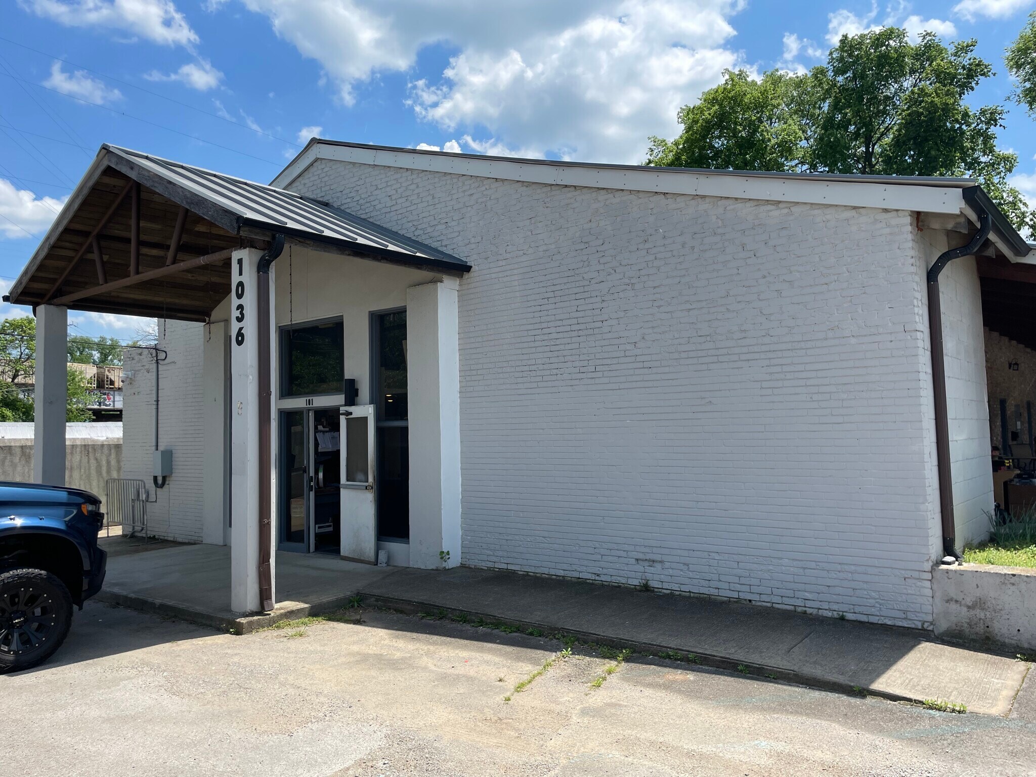 1036 W Kirkland Ave, Nashville, TN à vendre Photo du bâtiment- Image 1 de 1