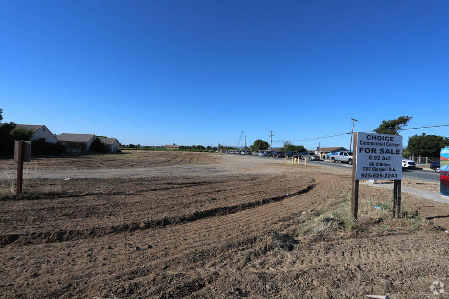 5400 Live Oak Ave, Oakley, CA à vendre - Photo du bâtiment - Image 2 de 7