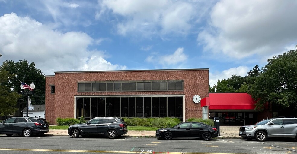 1010 Farmington Ave, West Hartford, CT for lease - Building Photo - Image 1 of 1