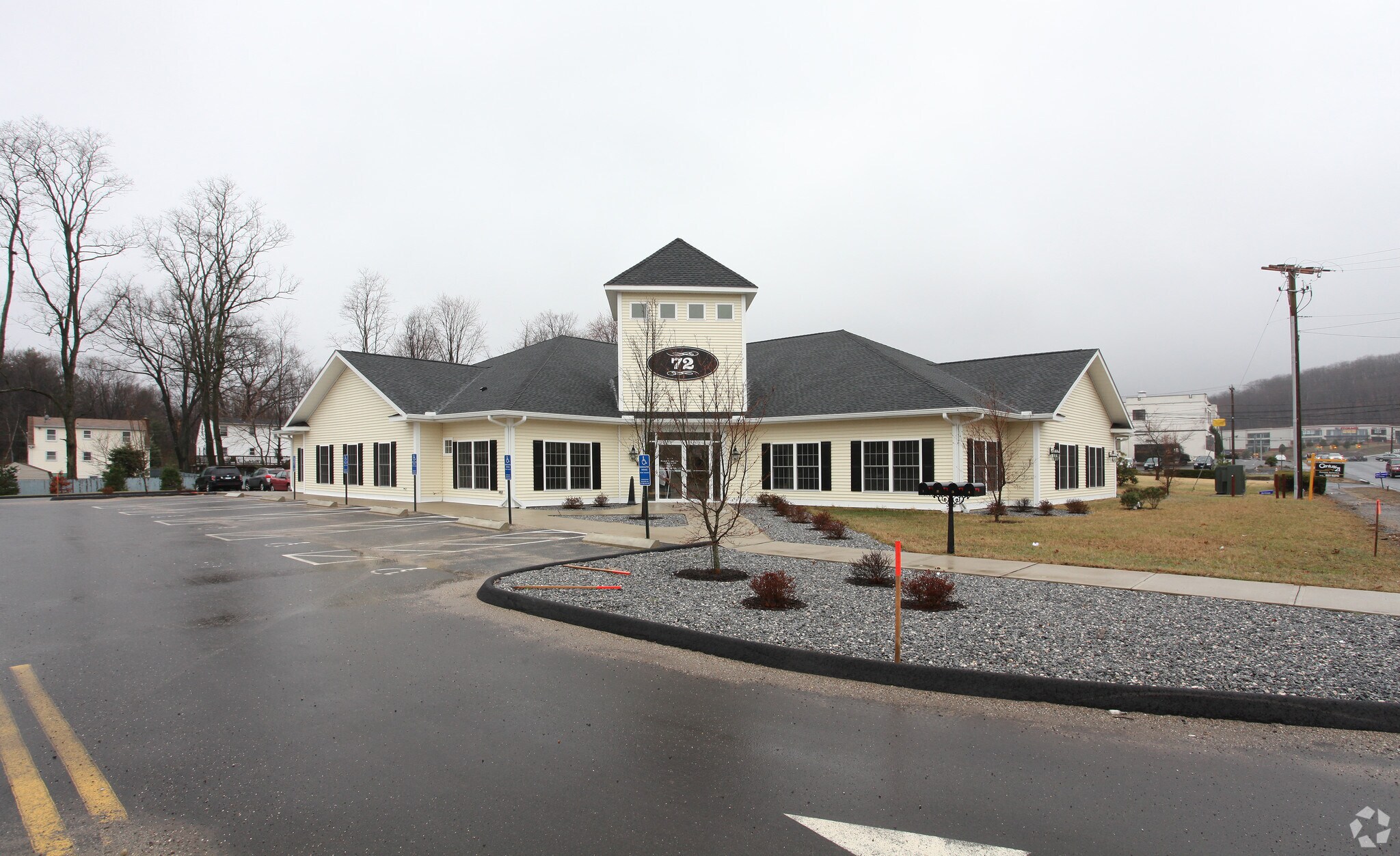 72 Pine St, Bristol, CT à vendre Photo principale- Image 1 de 6