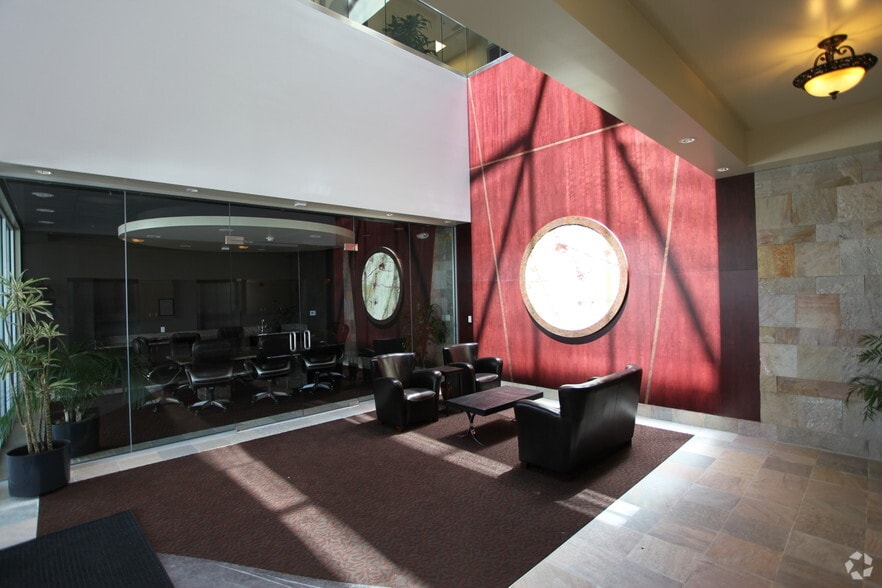 555 Marin St, Thousand Oaks, CA à vendre - Hall d’entrée - Image 3 de 7