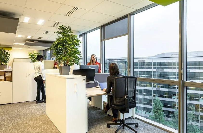 Office in Colombes for lease Interior Photo- Image 1 of 8