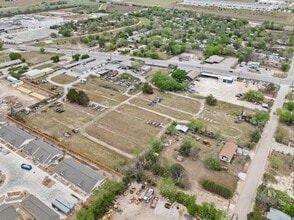 955 W Kingsbury St, Seguin, TX - Aerial  map view - Image1