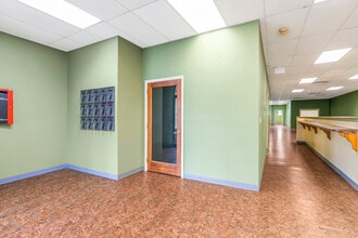 91 Main St, Woodbridge, NJ à louer Photo intérieure- Image 2 de 14