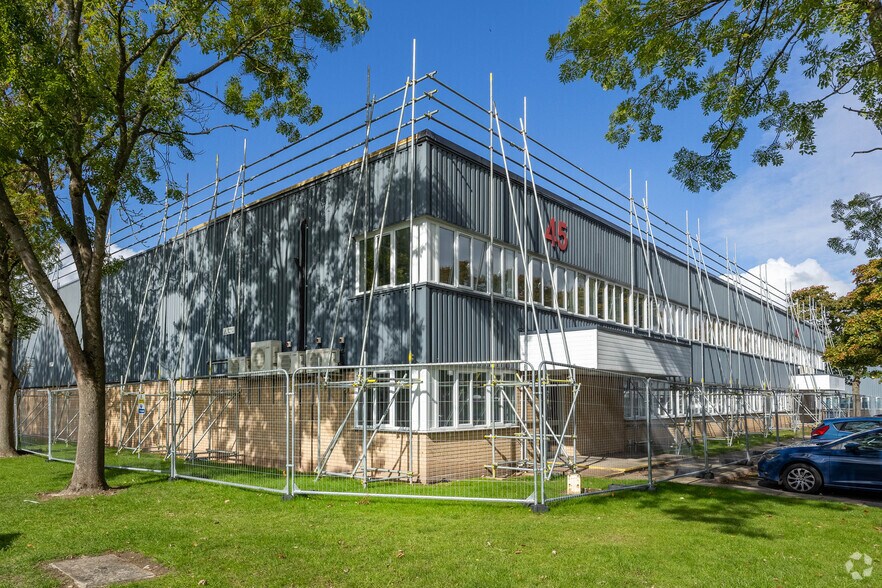 Walkers Rd, Redditch à louer - Photo principale - Image 2 de 3