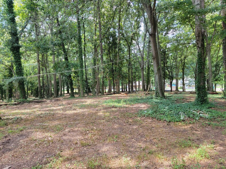 947-963 Sheppard Rd, Stone Mountain, GA for sale - Building Photo - Image 2 of 10