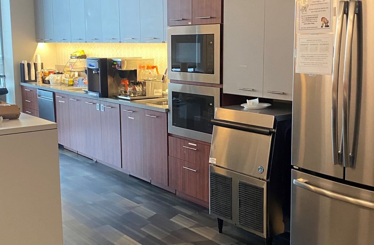 10100 Katy Fwy, Houston, TX for lease Interior Photo- Image 1 of 7