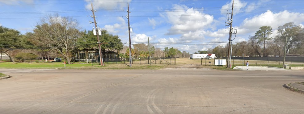 822 W Greens Rd, Houston, TX à vendre - Photo du bâtiment - Image 2 de 6
