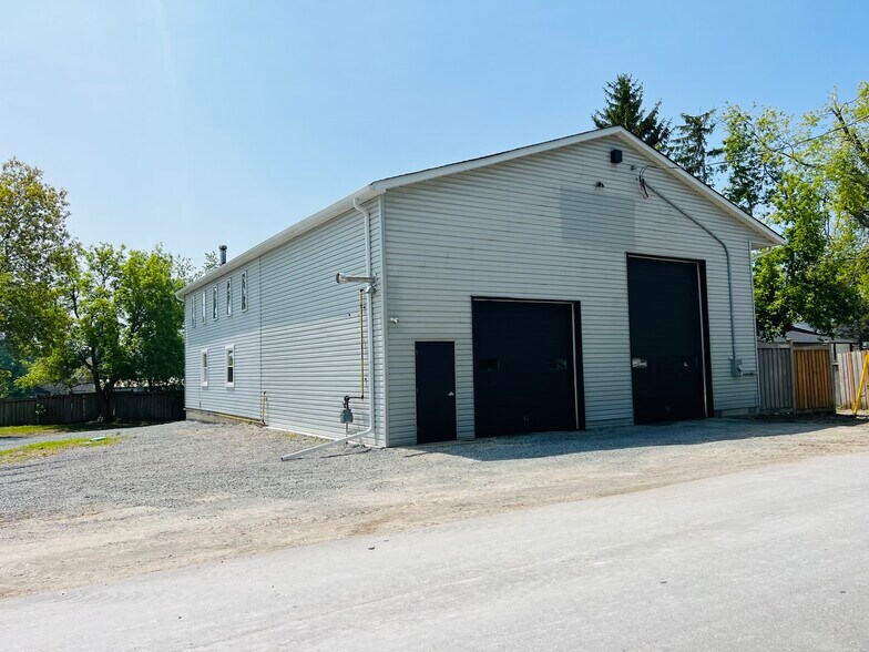 22990 Highway 12/7, Brock, ON à vendre - Photo du bâtiment - Image 2 de 6