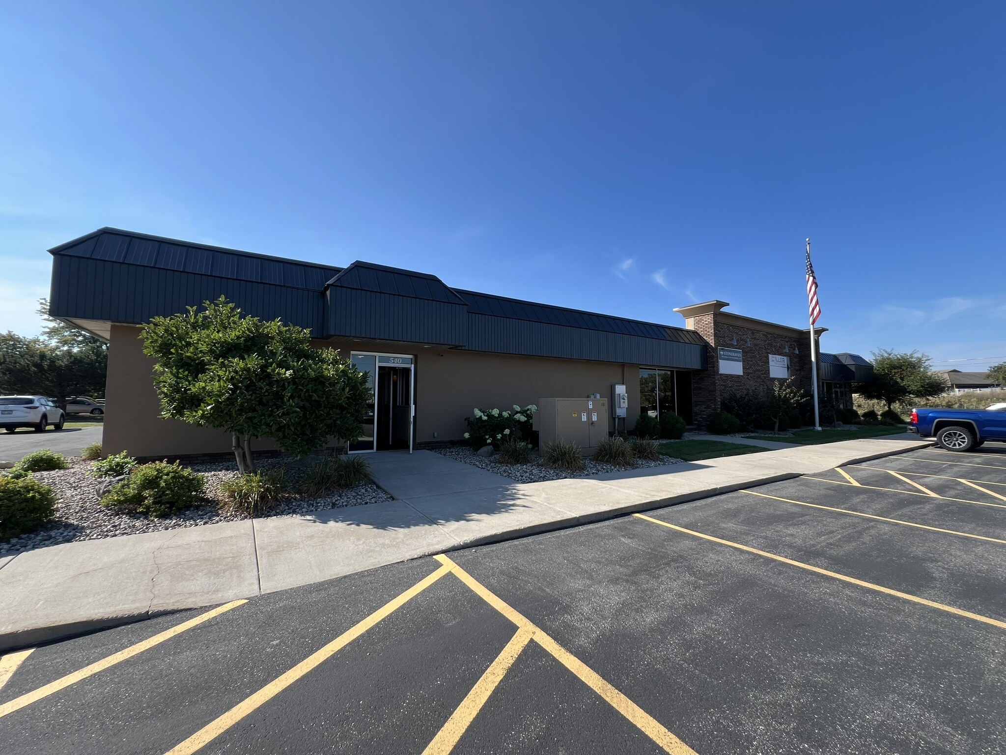 518-540 S Westland Dr, Appleton, WI for lease Building Photo- Image 1 of 12