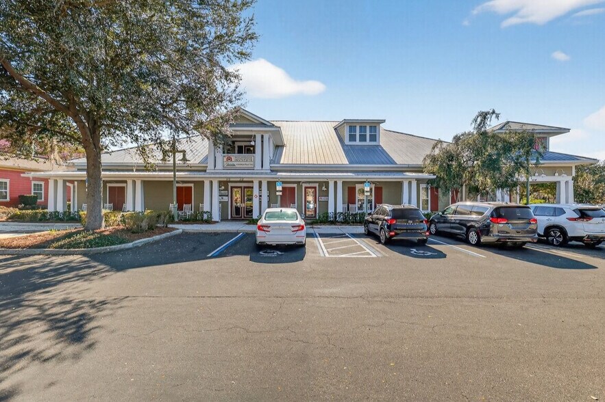 910 Old Camp Rd, The Villages, FL à vendre - Photo du bâtiment - Image 3 de 18