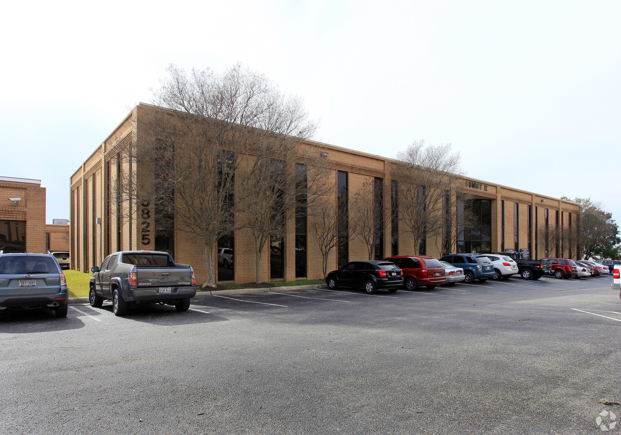 5825 Callaghan Rd, San Antonio, TX à louer Photo du bâtiment- Image 1 de 4