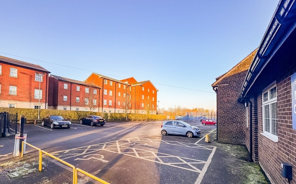 Higher Ln, Manchester for lease - Building Photo - Image 3 of 3