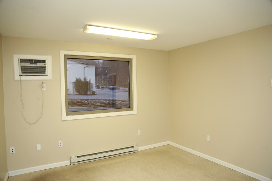 925 Canyon Rd, Morgantown, WV à louer - Photo du bâtiment - Image 3 de 12